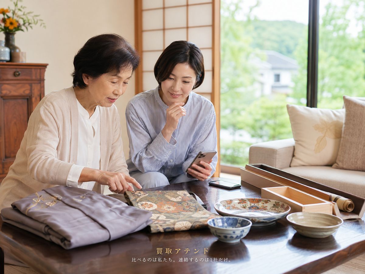 青梅市の戸建てで日本人親子が出張買取を相談する品物を確認しているイメージ